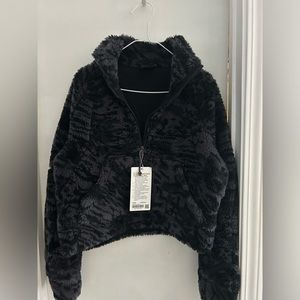 Women’s Lululemon Scuba